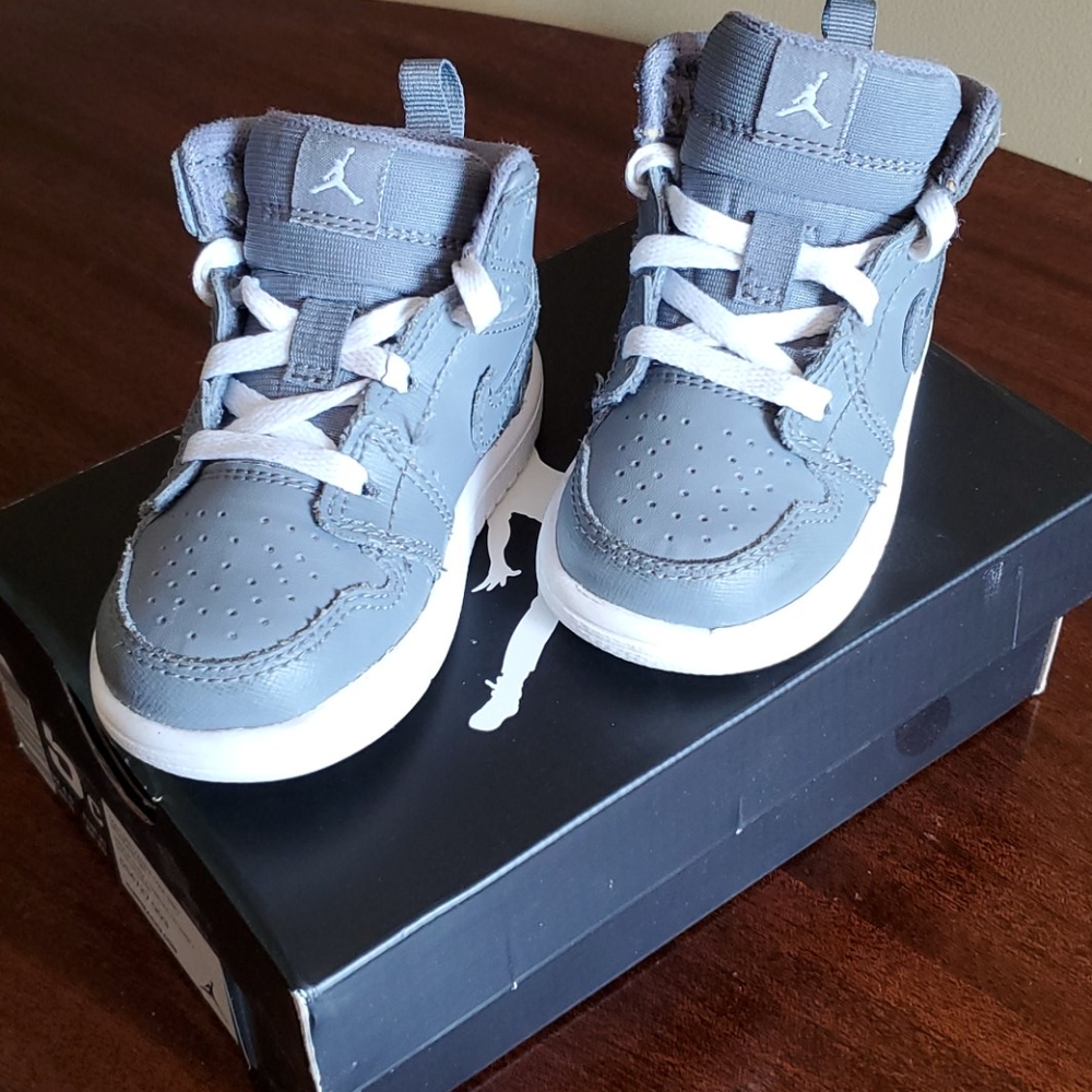 Childs jordans 1 mid flex